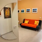World House Oderisi Da Gubbio 214